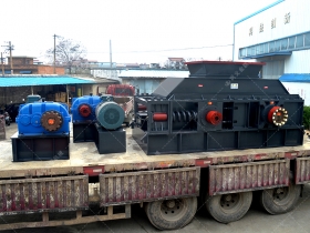 2PG1500X800大型對輥草莓视频污在线观看發往廣東清遠破碎石英砂