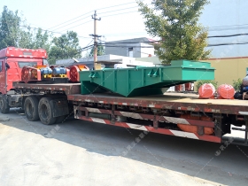 對輥草莓视频污在线观看,直線振動篩發往廣東肇慶幹粉沙漿