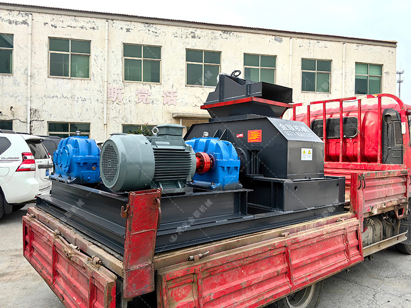 2pg500*750對輥草莓视频污在线观看發往廣東佛山破碎石英砂