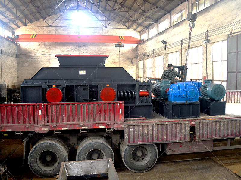 2PG1500X800大型對輥草莓视频污在线观看發往廣東清遠破碎石英砂