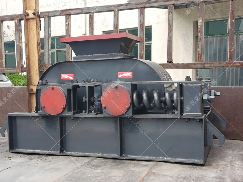 2PG400X250小型對輥草莓视频污在线观看發往江蘇蘇州破碎矽鐵