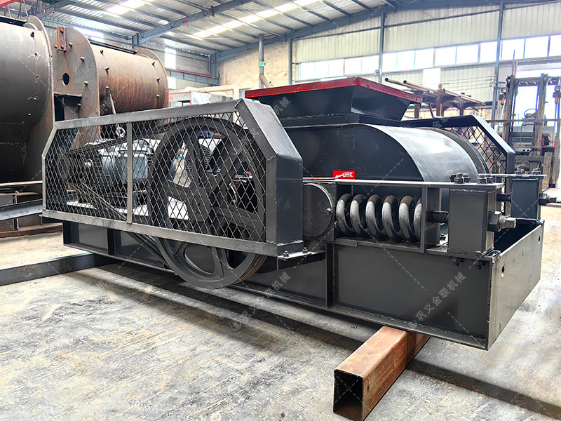 2PG450X500對輥草莓视频污在线观看發往福建泉州破碎石英砂