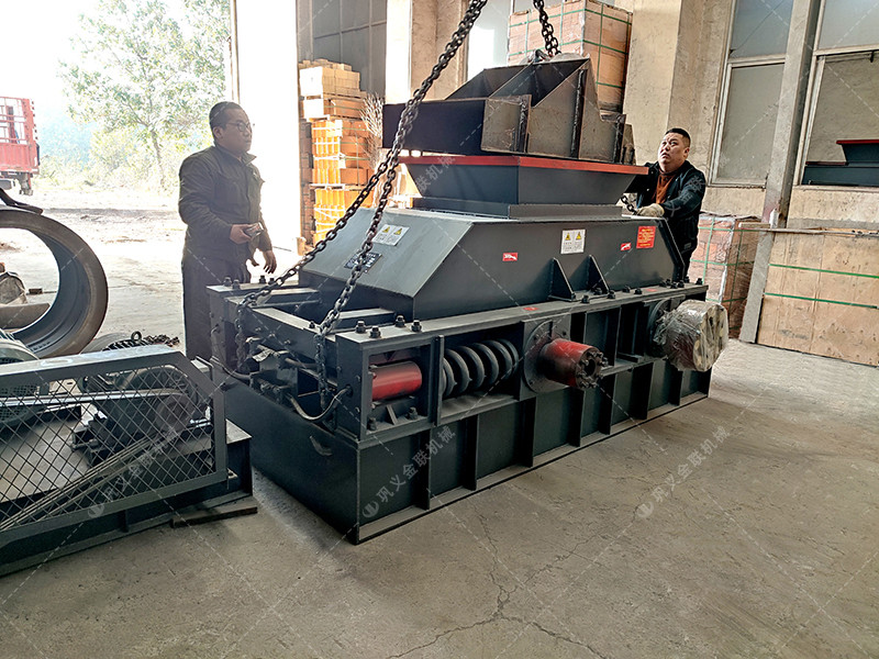 2PG800X600中型對輥草莓视频污在线观看發往四川瀘州用瓜子石製砂