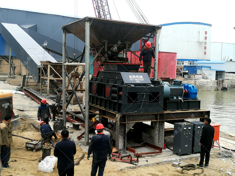 大型連軸式對輥草莓视频污在线观看安裝現場