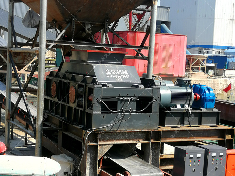 大型連軸式對輥草莓视频污在线观看安裝現場