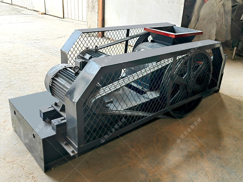 2PG400*250小型對輥草莓视频污在线观看發貨現場_發往浙江_破碎礦石