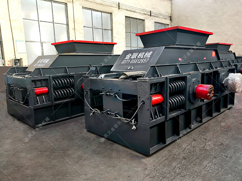 兩台大型對輥草莓视频污在线观看征戰沙場