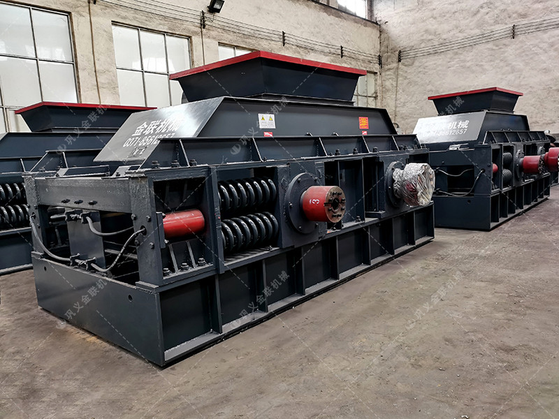 大型半自動液壓對輥草莓视频污在线观看發往四川