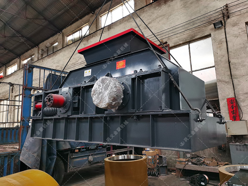 2PG1200x800型對輥草莓视频污在线观看發往湖北武漢